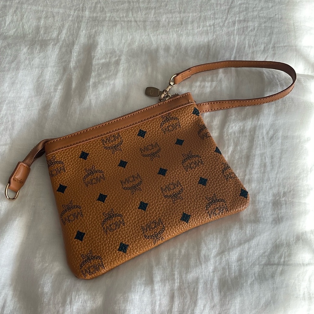 Wristlet